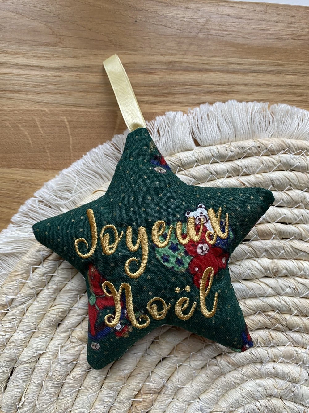 Etoile En Tissu Brodée Joyeux Noël à Suspendre Au Sapin 6 Etoile En Tissu Brodée Joyeux Noël à Suspendre Au Sapin – Image 6