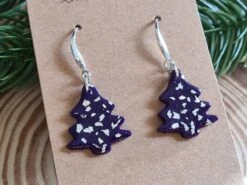 Boucles D'oreilles Sapin De Noël En Pâte Polymère Et Copeaux De Feuille D'argent / Collection : Nuit Scintillante -Papeterie Boutique 4416043 boucles d oreilles sapin de noel en pate polymere fimo et 4