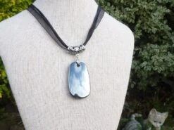 Pendentif HĂ©matite Femme Protection Et Ancrage Super QualitĂ© Pierre Naturelle Fait Main Artisanal Bijou Cadeau France FĂȘte NoĂ«l