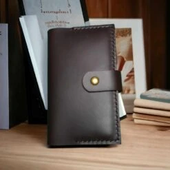 Bloc Notes A6 Style Grimoire En Cuir Véritable Artisanal Vintage Cadeau Anniversaire Noël Livre D'or Livre A Croquis Dessin 9 Bloc Notes A6 Style Grimoire En Cuir Véritable Artisanal Vintage Cadeau Anniversaire Noël Livre D'or Livre A Croquis Dessin -Papeterie Boutique 4612898 bloc notes a6 style grimoire en cuir veritable artisanal vi 5