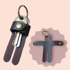 Porte Clé Calin Hug En Cuir Véritable Idéal Cadeau Noël Anniversaire Fête Jour Spécial Ou Pour Faire Plaisir