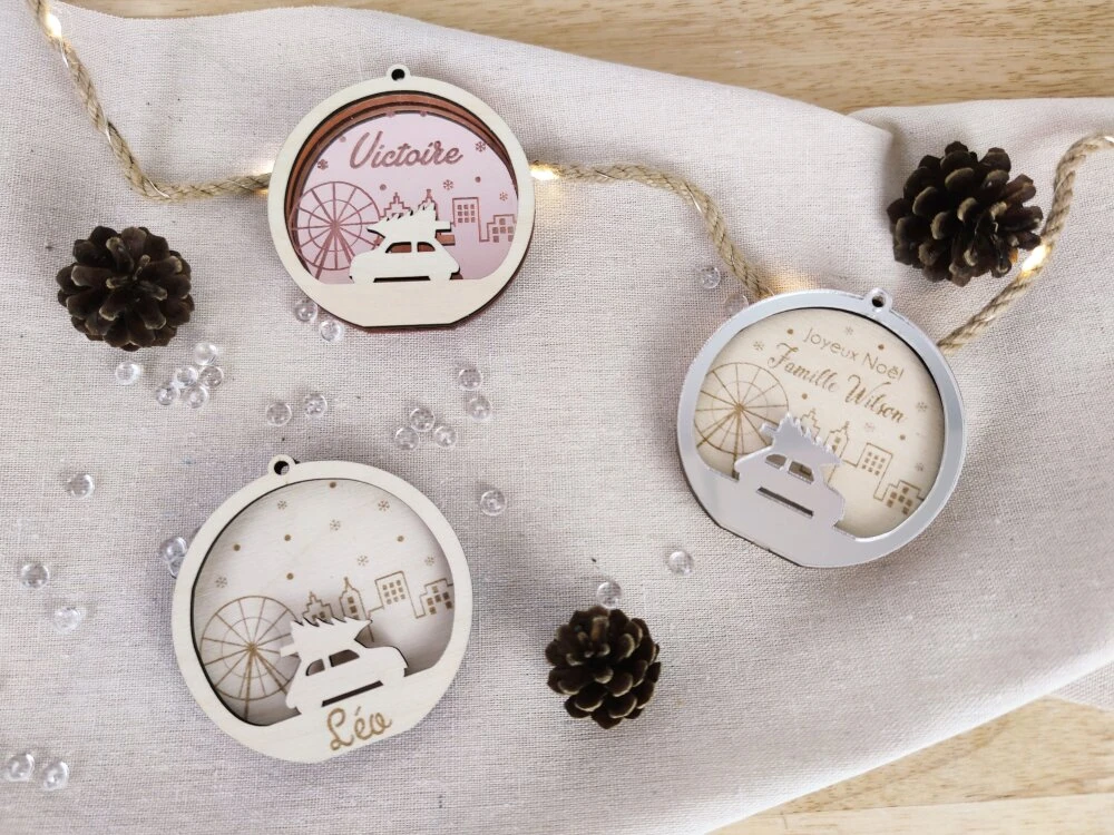 Boule De Noël Lumineuse Personnalisée, La Ville Féerique 2 Boule De Noël Lumineuse Personnalisée, La Ville Féerique – Image 2