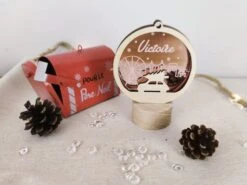 Boule De Noël Lumineuse Personnalisée, La Ville Féerique 9 Boule De Noël Lumineuse Personnalisée, La Ville Féerique -Papeterie Boutique 4665735 boule de noel lumineuse personnalisee en bois modele vi 4