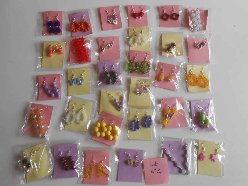 Gros Lot Revendeurs De Boucles D'oreilles Artisanales Marché De Noël Artisanal Brocante Vide Greniers Kermesse 1 Gros Lot Revendeurs De Boucles D'oreilles Artisanales Marché De Noël Artisanal Brocante Vide Greniers Kermesse