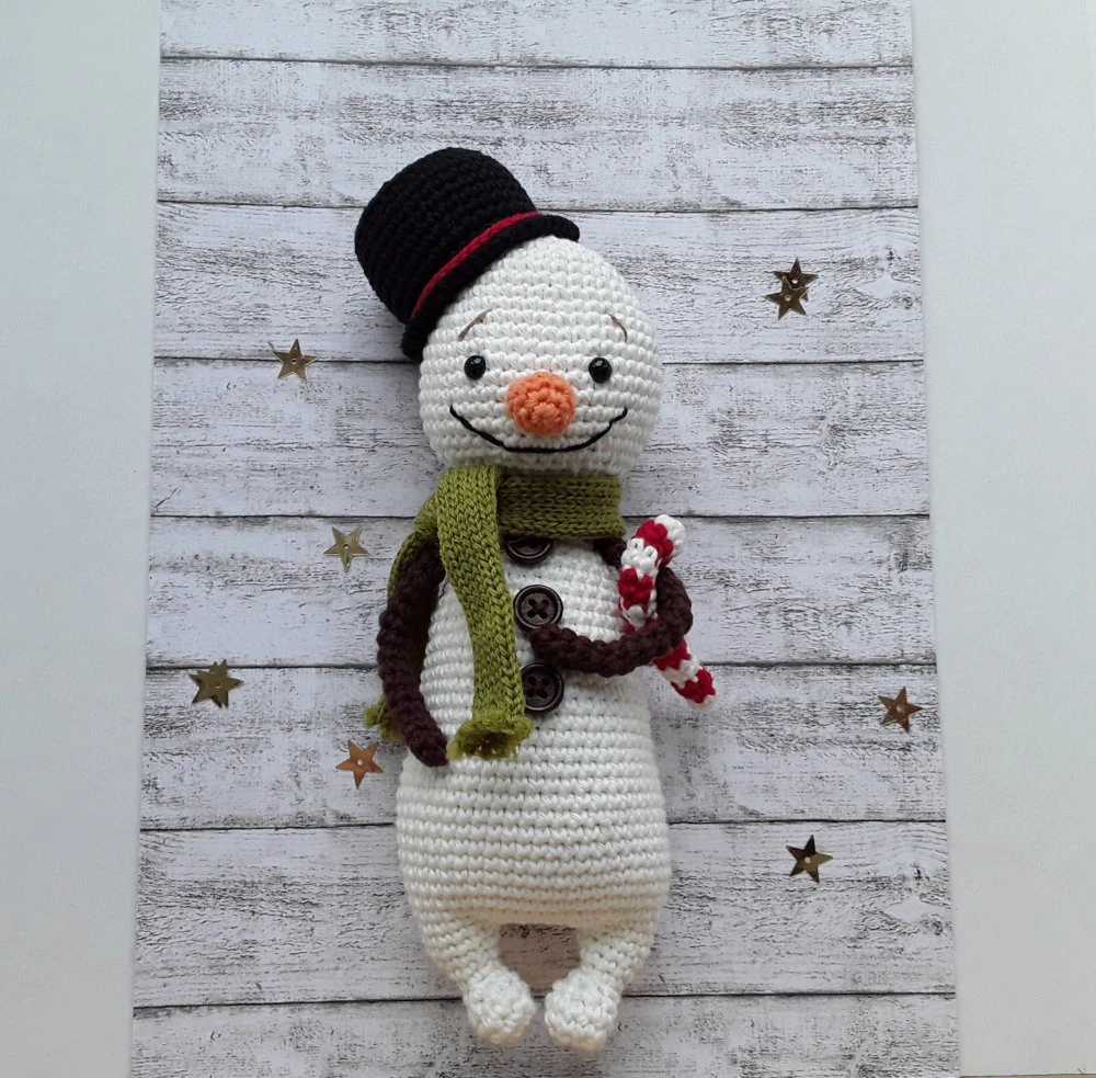 Un Bonhomme De Neige Au Crochet, Decoration De Noël 3 Un Bonhomme De Neige Au Crochet, Decoration De Noël – Image 3
