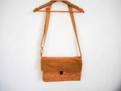 Sac Bandoulière Femme Homme, Liège Naturel, Velours Mille-raies Beige, Sac Licorne Beige, Cadeau Anniversaire Noël, Sac Vegan 14 Sac Bandoulière Femme Homme, Liège Naturel, Velours Mille-raies Beige, Sac Licorne Beige, Cadeau Anniversaire Noël, Sac Vegan -Papeterie Boutique 4705332 sac bandouliere liege moutarde incrustations dorees jacq 7