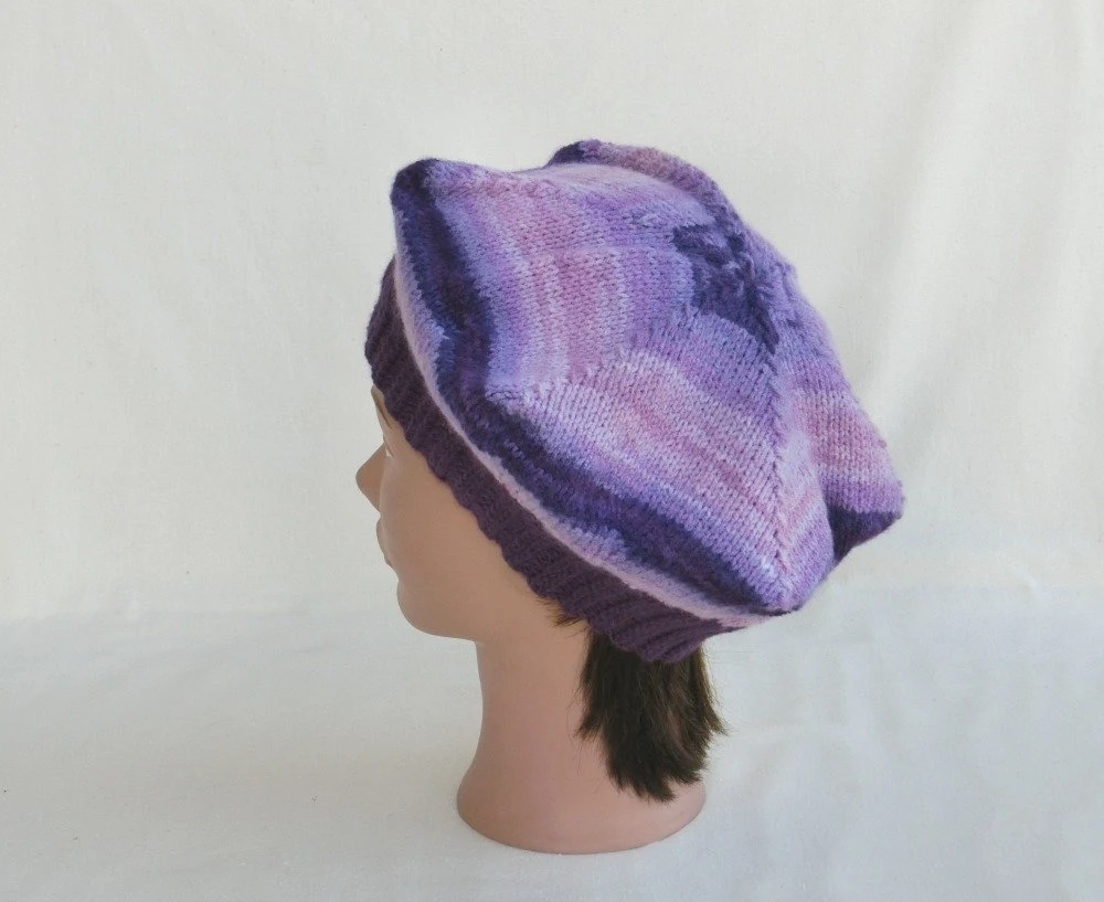 Béret En Laine Fantaisie, Femme Ou Adolescente Fille, Tricoté Main, Tricot Accessoire De Mode Hiver, Cadeau Anniversaire Ou Noël 2 Béret En Laine Fantaisie, Femme Ou Adolescente Fille, Tricoté Main, Tricot Accessoire De Mode Hiver, Cadeau Anniversaire Ou Noël – Image 2