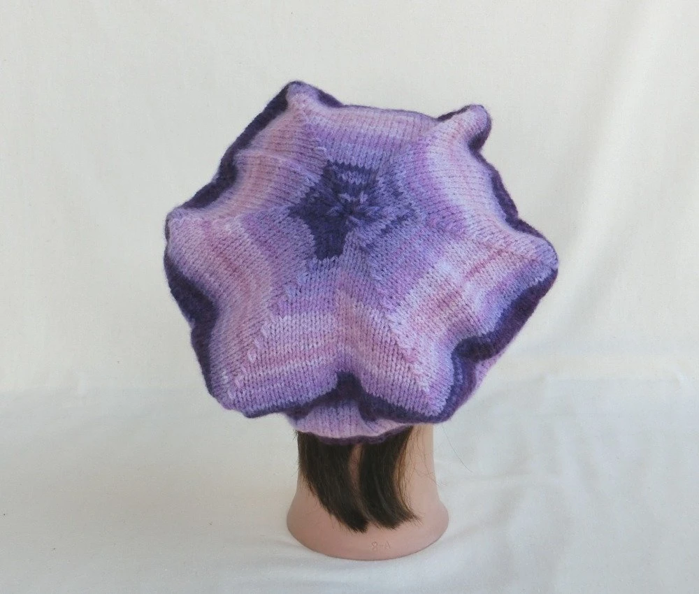 Béret En Laine Fantaisie, Femme Ou Adolescente Fille, Tricoté Main, Tricot Accessoire De Mode Hiver, Cadeau Anniversaire Ou Noël 3 Béret En Laine Fantaisie, Femme Ou Adolescente Fille, Tricoté Main, Tricot Accessoire De Mode Hiver, Cadeau Anniversaire Ou Noël – Image 3