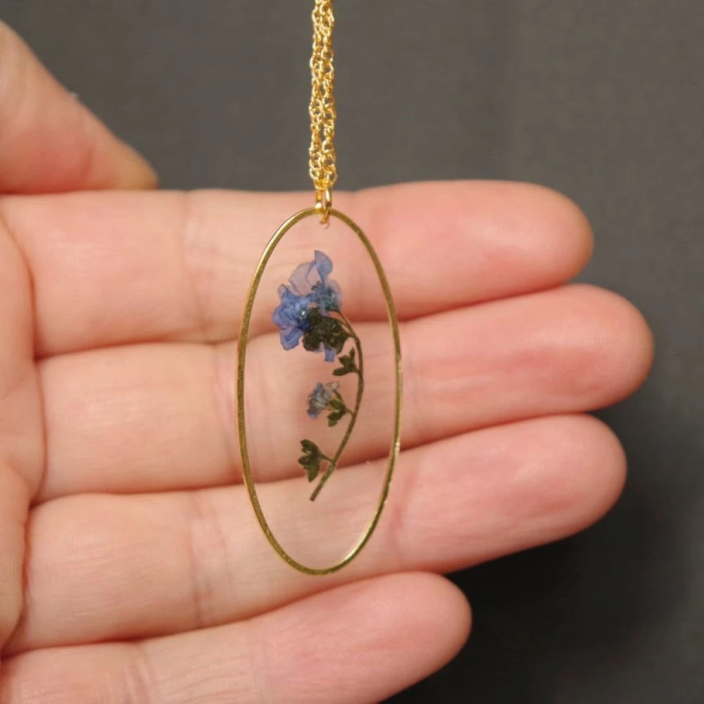 Myosotis Bleu Collier, Fleur Pressée Réelle En Résine Bijoux, Cadeaux De Noël Pour Les Mères 3 Myosotis Bleu Collier, Fleur Pressée Réelle En Résine Bijoux, Cadeaux De Noël Pour Les Mères – Image 3