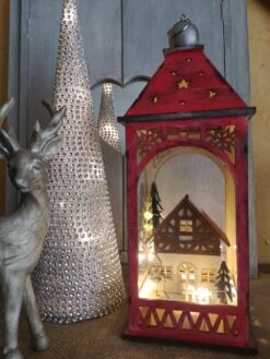 Lanterne En Bois Et Son Village De Noël Illuminé