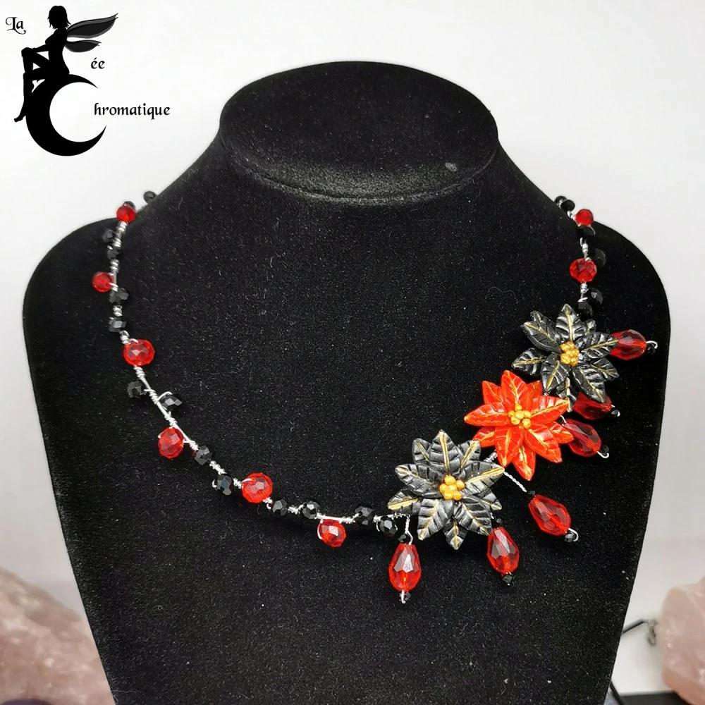 Collier Poinsettia - Princesse De Noël 2 Collier Poinsettia - Princesse De Noël – Image 2