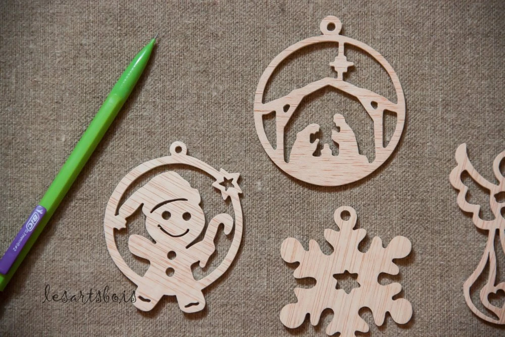 Décorations De Noël En Bois à Suspendre ( Lot 01 ) 2 Décorations De Noël En Bois à Suspendre ( Lot 01 ) – Image 2