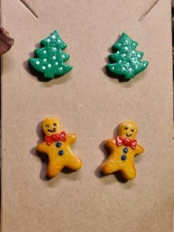 Lot De Deux Paires De Puces De Noël / Sapins Et Bonhomme En Pain D'épices / Bijoux En Fimo