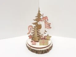 Scène De Noël En Bois Licorne