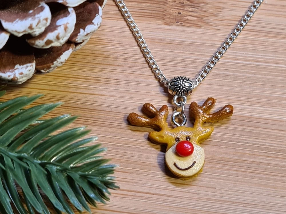 Collier Renne De Noël Sur Chaine En Argent / Bijoux Gourmands En Fimo / Collier Ajustable Sur Chaine En Argent 4 Collier Renne De Noël Sur Chaine En Argent / Bijoux Gourmands En Fimo / Collier Ajustable Sur Chaine En Argent – Image 4